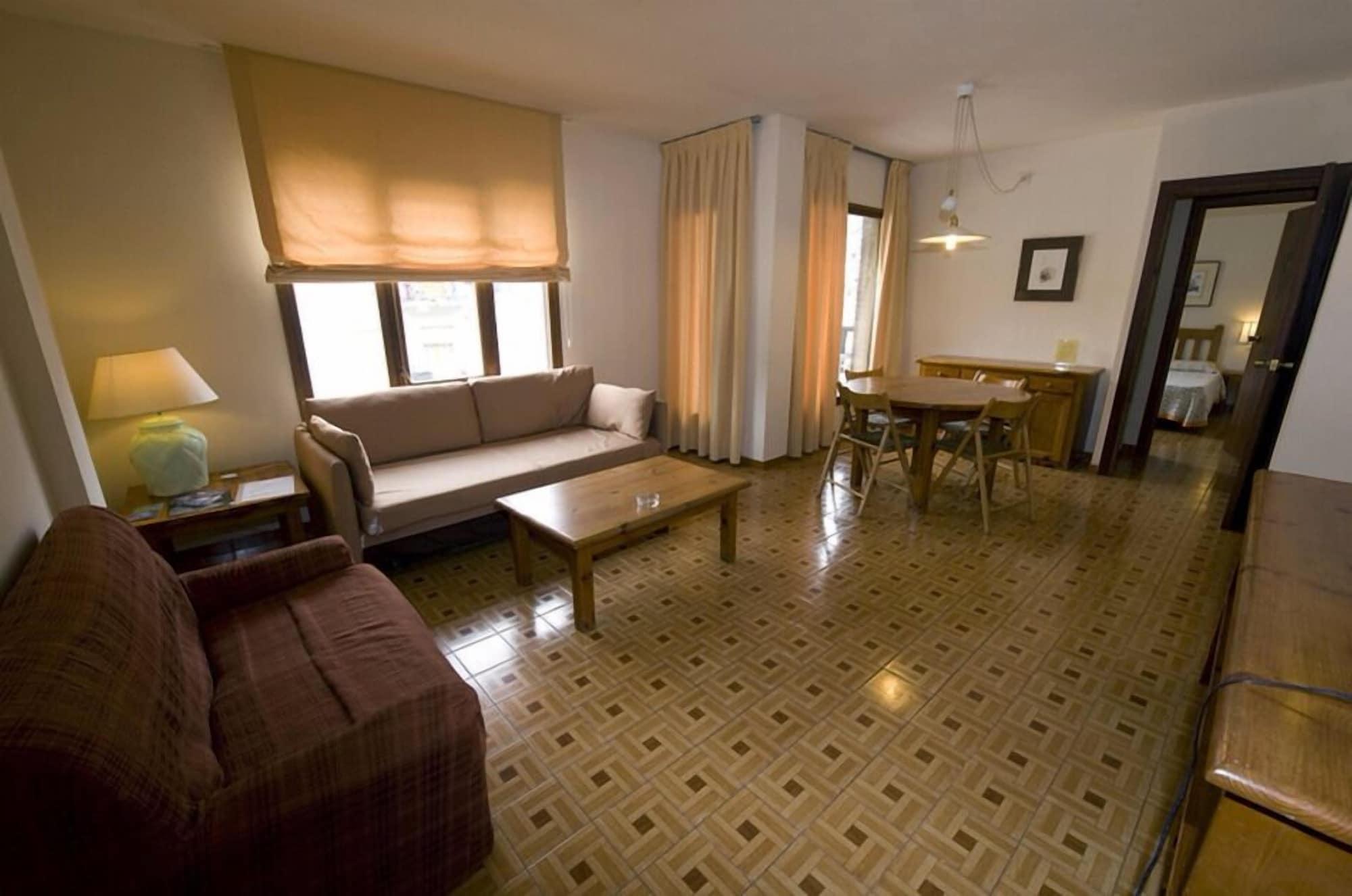 Apartamentos Pessets Adelaida Sort Extérieur photo