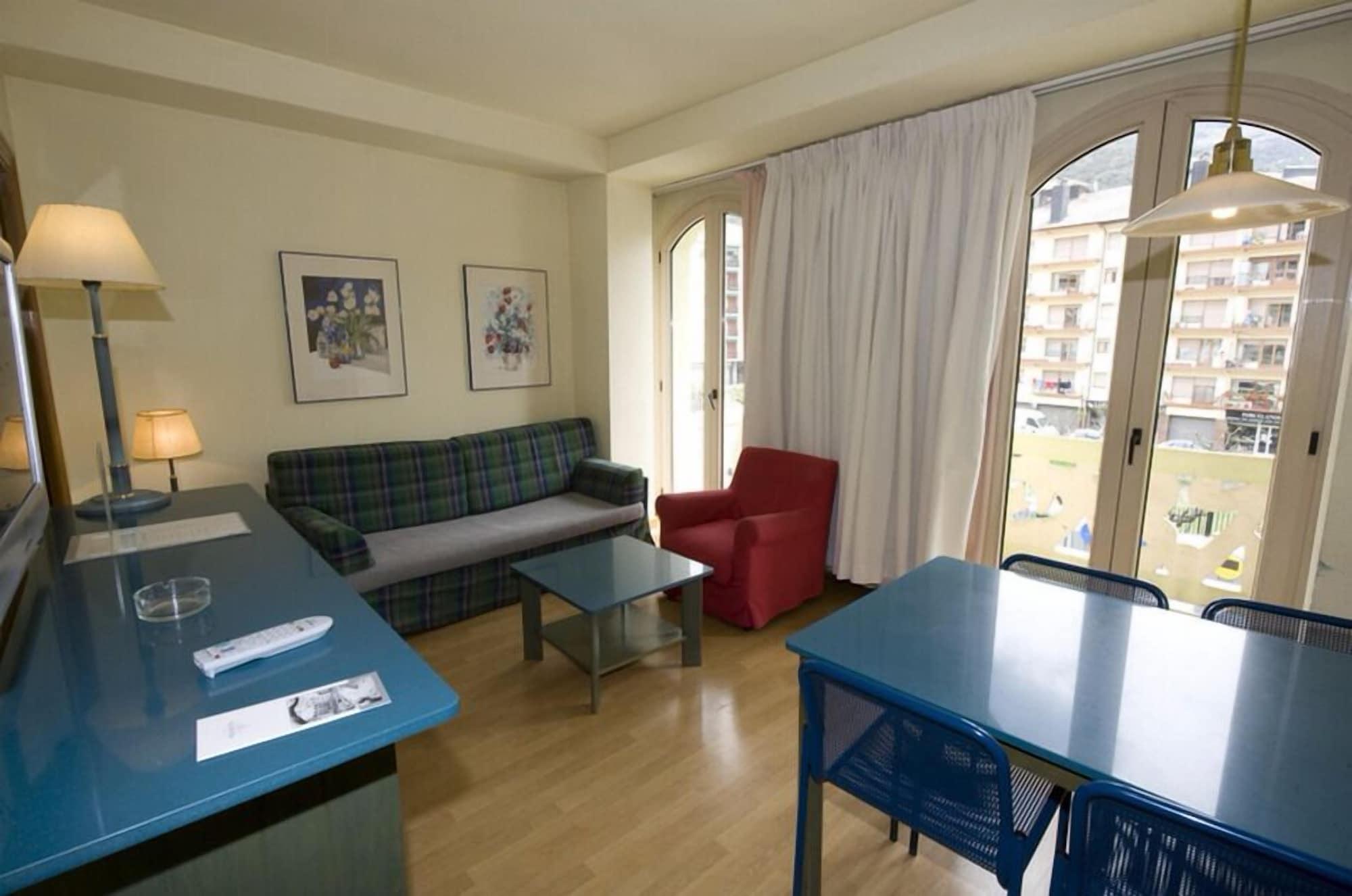 Apartamentos Pessets Adelaida Sort Extérieur photo