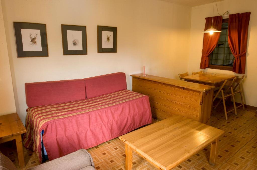 Apartamentos Pessets Adelaida Sort Chambre photo